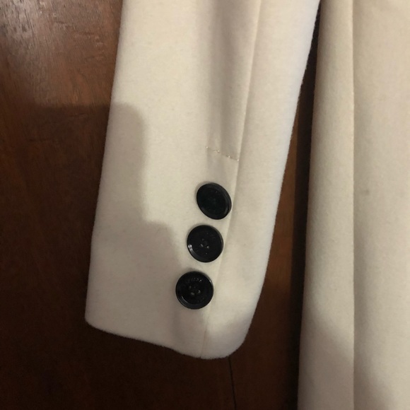 Gorgeous long ivory wool trench coat. - Picture 6 of 8
